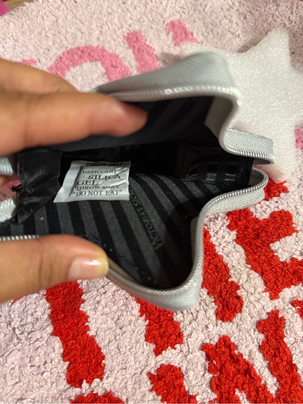 Victoria's Secret Silver Star Keychain Pouch - Picture 4 of 4